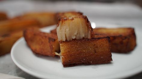 This 15-Hour Potato Recipe From TikTok Will Bless You With the Crispiest Potatoes Ever 15 Hour Potatoes, Crunchy Potatoes, Layered Potato, Popsugar Food, Play Ground, Potato Recipe, Crispy Potatoes, Culinary School, Potatoes Recipe