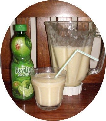 rise-and-shine-bananarita-smoothie Rum Drinks Easy, Plate Recipes, Southern Plate, Creamer Recipe, Juice Ice, School Morning, Frozen Bananas, Rum Drinks, Breakfast Drink