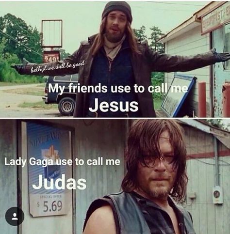 Judas and Jesus<< OH I'M STILL IN LOVE WITH JUDAS BABY! DARUS/JERYL 4 LIFE Daryl Dixon Memes, Daryl And Jesus, Jesus Twd, The Walking Dead Memes, Negan Twd, Twd Funny, Twd Memes, Tom Payne, Walking Dead Funny