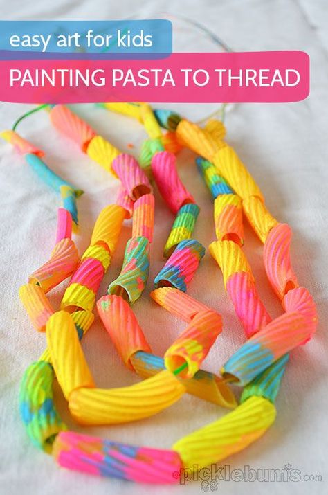 Painting pasta to thread - this was so much fun and the cool fluro pasta made great necklaces! Kunst For Barn, Gifts From Kids, Easy Art For Kids, Diy Projektit, Kids Painting, Mother's Day Crafts, Mothers Day Crafts For Kids, Daycare Crafts, Easy Art