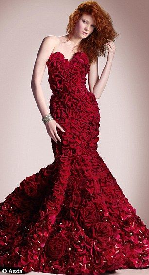 Red Evening Gowns, Valentines Day Dresses, Valentine Dress, Floral Wedding Dress, Special Dresses, Rose Dress, Wedding Dress Styles, Beautiful Gowns, Flower Dresses