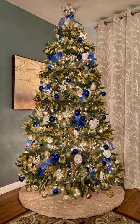 Christmas Tree Blue Silver And Gold, Christmas Tree Ideas Blue And Gold, Blue And Yellow Christmas Tree, Blue And Gold Christmas Tree Ideas, Gold And Blue Christmas Tree Decorations, Christmas Tree Decor Ideas Blue, Christmas Tree Blue And Gold, Gold And Blue Christmas Tree, Blue And Gold Christmas Decor