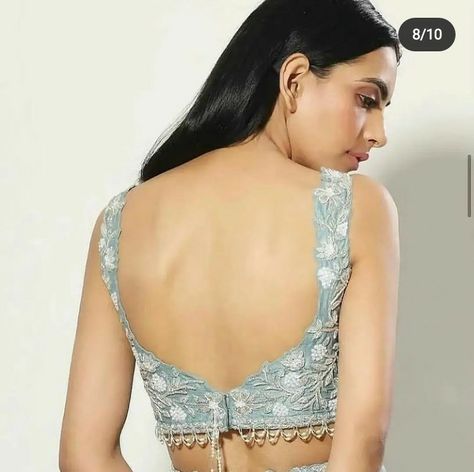 Lehnga Blouse Designs Sleeveless, Lehnga Blouse Designs Back, Blouse Designs Back And Front Side, Backless Designer Blouse, Alia Cut Blouse Design, Saare Blouse Designs Latest, Sweetheart Neckline Blouse Back, Latest Lengha Blouse Designs, Sleeveless Blouse Designs For Lehenga