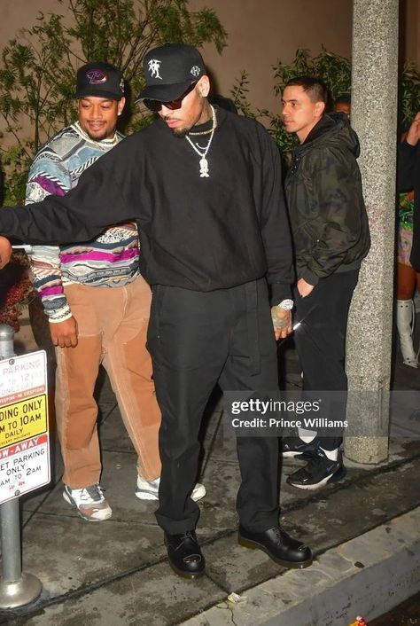 Chris Brown Street Style, Chris Brown Fashion, Chris Brown Outfits, Chris Brown Style, Chris Brown X, Chris Breezy, Brown Outfits, Breezy Chris Brown, Best Casual Outfits