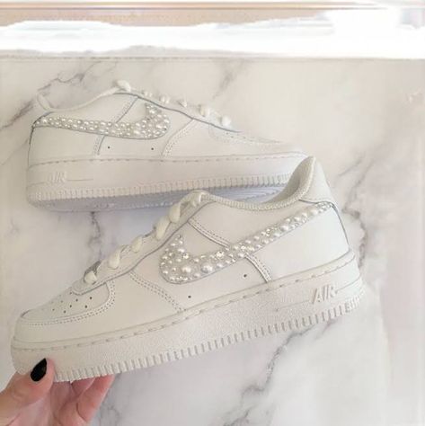 https://encrypted-tbn0.gstatic.com/images?q=tbn:ANd9GcSXuvju-Ggw12jmYyholloyl9-OZsRnoVefo0rYhJqim2iJbrmJ&usqp=CAc Nikes White, Wedding Sneakers For Bride, Air Force Wedding, Bride Sneakers, White Air Force Ones, Reception Shoes, Stars Wedding, Bridal Sneakers, Custom Nike Air Force