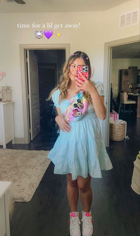 Dcp Outfits, Emily Enchanted, Park Fits, Youtuber Aesthetic, Disney World Aesthetic, Disney Photo Ideas, Disney World Outfits, Disney Outfit, Disney Photos