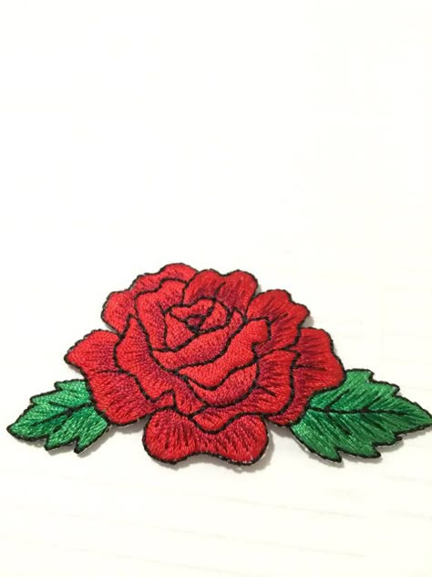 Rosa Rose Patch, Cute Patches, Rose Embroidery, Personalized Candles, Embroidery Patches, Hand Embroidery Designs, Fabric Painting, Red Rose, Iron On Patches