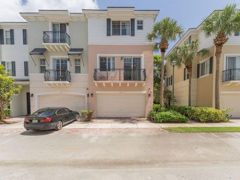 This 1957 square feet Townhouse home has 3 bedrooms and 4 bathrooms. It is located at 530 NW 39th Cir, Boca Raton, FL. Florida Townhouse, Lynn University, Florida Homes, Granite Countertops Kitchen, Corner Unit, Heated Pool, Florida Home, Central Air, Granite Countertops