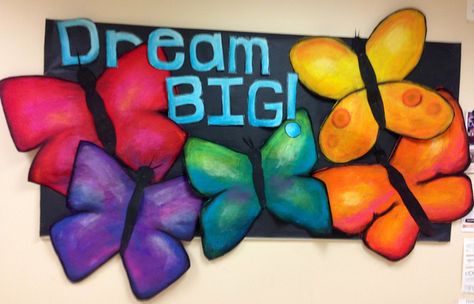 Dream Big Bulletin Board Middle School Counselor, Class Bulletin Boards, Elementary Art Classroom, Library Bulletin Board, Bulletin Board Design, Library Book Displays, Library Bulletin Boards, Raising Girls, Bulletin Board Ideas