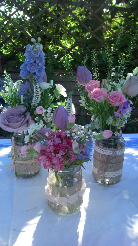 jam jars Jam Jar Flower Arrangements, Small Vases Decor, Jam Jar Flowers, Farm Flowers, 21st Birthday Decorations, Jam Jars, Flowers In Jars, Wedding Decor Style, Mason Jar Centerpieces