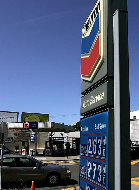 120 Union 76 Gas Station Photos and Premium High Res Pictures - Getty Images Gas Station Photos, 76 Gas Station, Phillips 66, Gas Prices, Auto Service, San Rafael, Daytona Beach, Sea World, Gas Station