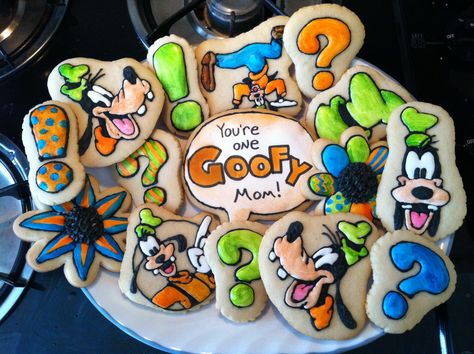 Goofy Mother's Day cookies by Layde Cakes Goofy Cake, Disney Baking, Mickey Mouse Clubhouse Party, Goofy Disney, 40 Birthday, Disney Cookies, Duck Birthday, Movie Birthday, Goofy Movie