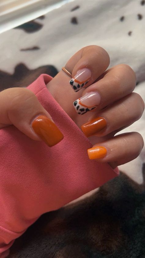 #western fall nails
#western fall nails acrylic
#western fall nails almond
#western fall nails trendy
#western fall nails short Punchy Fall Nails, Trendy Fall Nails 2024, Fall Nails For Short Nails, Western Fall Nails, Fall Western Nails, Rodeo Nails, Fall Nail Art Ideas, Mini Cowboy, Mini Cowboy Hat