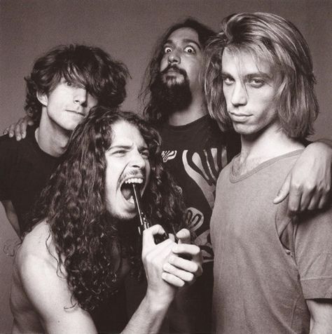 Soundgarden: Grunge never die Men With Long Hair, Temple Of The Dog, Stone Temple Pilots, Grunge Band, Grunge Music, Stevie Ray Vaughan, 90s Music, Alice In Chains, Chris Cornell