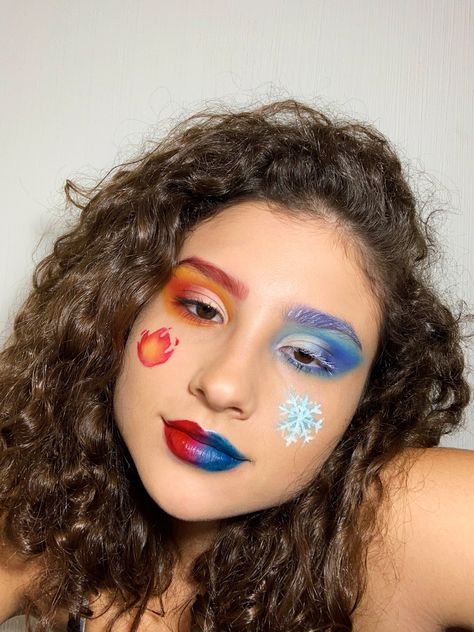 Hot snd cold makeup look Hot And Cold Halloween Costumes, Fire And Ice Makeup Looks, Fire And Ice Makeup, Sleepover Makeup, Cold Makeup Look, Makeup Artistique, Ice Makeup, Cold Makeup, Big Makeup