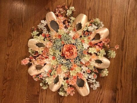 Pointe Shoe Wreath Pointe Shoe Wreath, Pointe Shoe Decorations Ideas, Decorating Pointe Shoes, Old Pointe Shoes Display, Clara Decorated Pointe Shoe, Ballerina Decor, Ballet Pointe Shoes, Bored Kids, Dance Decorations