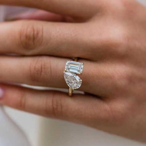 Gold Pear Ring, Wedding Ring Emerald Cut, Double Diamond Ring, Wedding Ring Emerald, Pear Cut Diamond Engagement Ring, Big Engagement Rings, Emerald Cut Ring, Engagement Ring Solitaire, Ring Emerald Cut