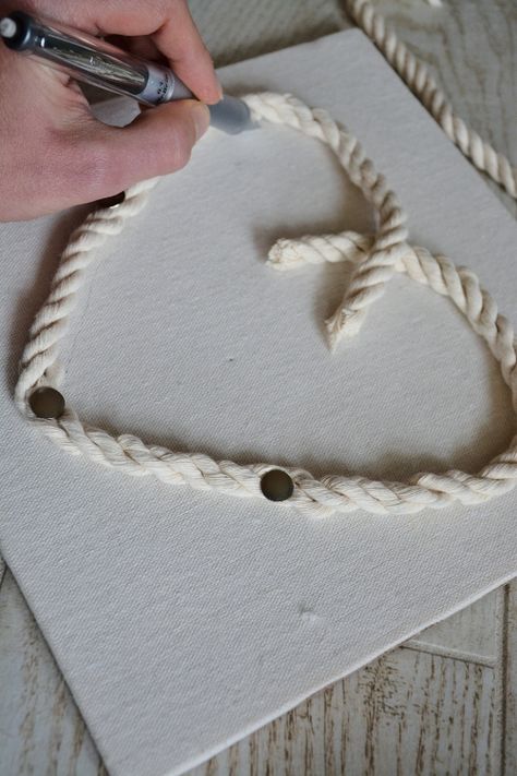 DIY Seashell Heart Shadowbox | Living Porpoisefully Seaside Craft, Beachy Artwork, Seashell Decorations, Seaglass Ideas, Beach Shadow Boxes, Seashell Shadow Boxes, Seashell Heart, Sand Dollar Craft, Shells Crafts