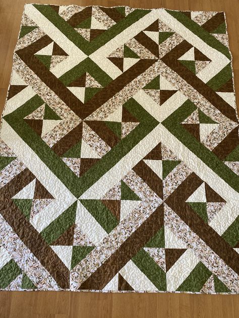 Green And Brown Quilts Ideas, Brown Quilts, Brown Quilt, Grey Quilt, Quilts Ideas, Quilted Table Runners, Quilting Ideas, Green And Brown, Table Runner