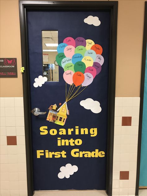 First Grade Door Decorations, Travel Theme Classroom, School Graphics, School Door Decorations, School Doors, Flowers Craft, Door Displays, Theme Classroom, Door Decorations Classroom