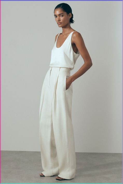 White Trousers Outfit, Girls Chelsea Boots, Wide Leg Trousers Outfit, White Wide Leg Trousers, White Italian, Timeless Wardrobe Staples, Silk Suit, Silk Trousers, Suit Trousers