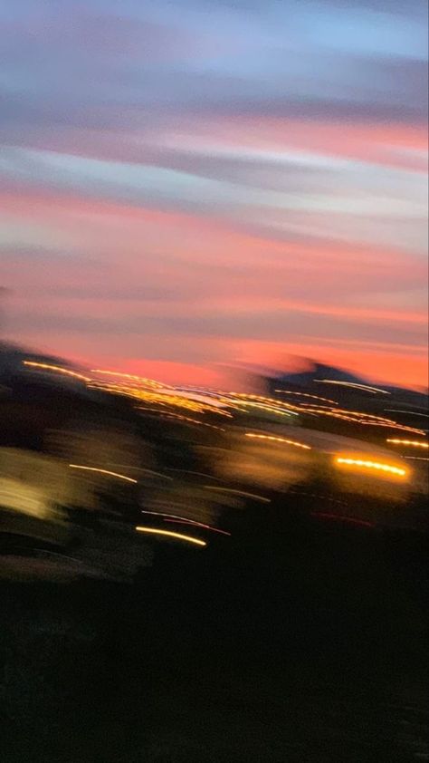 Blurry Lights, Blur Picture, Blur Photography, Rain Photo, Blurry Pictures, Blurry Vision, Sunset Background, Sunset City, Blur Photo