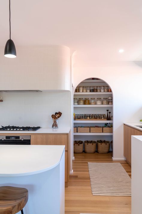 10 Beautiful Pantries and Kitchen Storage Spots | Houzz AU Backsplash With Brown Cabinets, Tiled Range Hood, Interior Archway, Copper Mosaic Backsplash, Interior Arches, Archway Ideas, Scandinavian Home Design, Beautiful Pantry, Bathroom Accent Wall