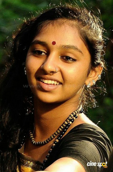 Laxmi Menon, Indian Photos, Lakshmi Menon, Savage Wallpapers, Big Nose Beauty, Human Pictures, Black Woman Artwork, Color Splash Photography, Sai Pallavi