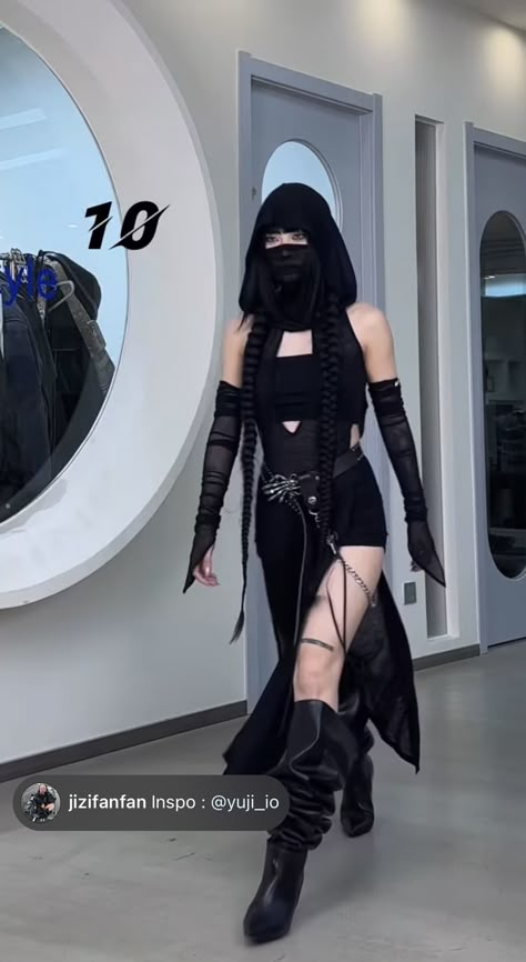 Rave Outfits Cyberpunk, Cyberpunk Dystopia Outfit, Black Cyberpunk Outfit, Cyberpunk Outfit Futuristic, Distopia Aesthic Outfit, Futuristic Outfits Women, Cyberpunk Outfit Women, Scifi Costume, Dune Fashion