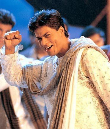 Shahrukh Khan - Kabhi Khushi Kabhie Gham (2001) Shah Rukh Khan Quotes, Shahrukh Khan And Kajol, Shah Rukh Khan Movies, Srk Movies, Asian Men Fashion, 90s Bollywood, Indian Men Fashion, Vintage Bollywood, Indian Man