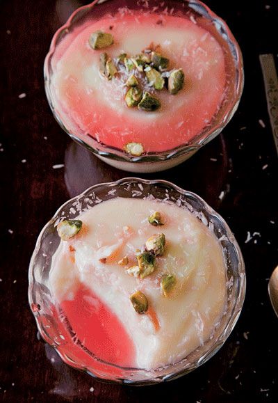 Rose Water Pudding: I love Rose Water. Love it bunches. I think I could make this with almond milk and make it vegan. حلويات عربية, Middle Eastern Desserts, Rose Recipes, Dessert Aux Fruits, Persian Food, Japanese Sweets, Middle Eastern Recipes, Turkish Recipes, Pudding Recipes