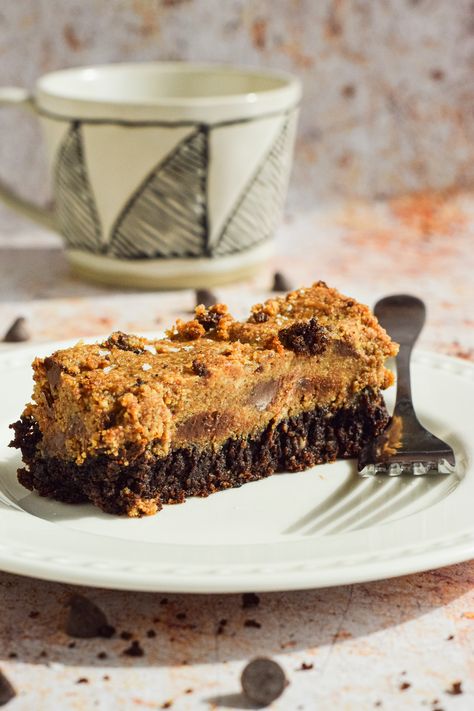 Easy Healthy Brookie Pie, Cookie+Brownie! Lactose & Gluten Free recipe Healthy Brookie Recipe, Healthy Brookies, Brookie Pie, Healthy Biscuits, Healthy Baking Desserts, Cookie Brownie, Egg Substitute, Shake N Bake, Gluten Free Recipe