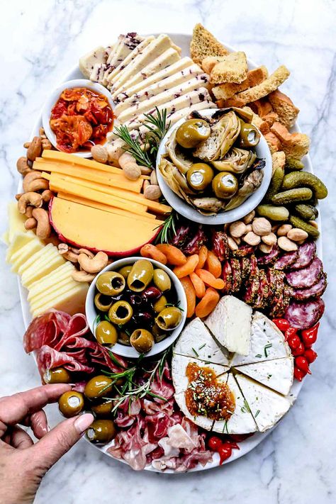 Meat Trays, Platter Board, Meat Platter, Meat Appetizers, Charcuterie Inspiration, Charcuterie Platter, Charcuterie Cheese, Foodie Crush, Party Food Platters