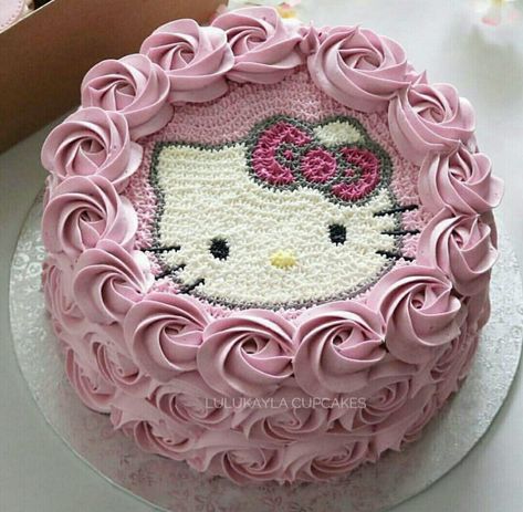 Hello Kitty Cake Design, Bolo Da Hello Kitty, Hello Kitty Birthday Theme, Cake Designs For Girl, Hello Kitty Birthday Cake, Hello Kitty Birthday Party, Hello Kitty Cupcakes, Kitty Cake, Hello Kitty Themes