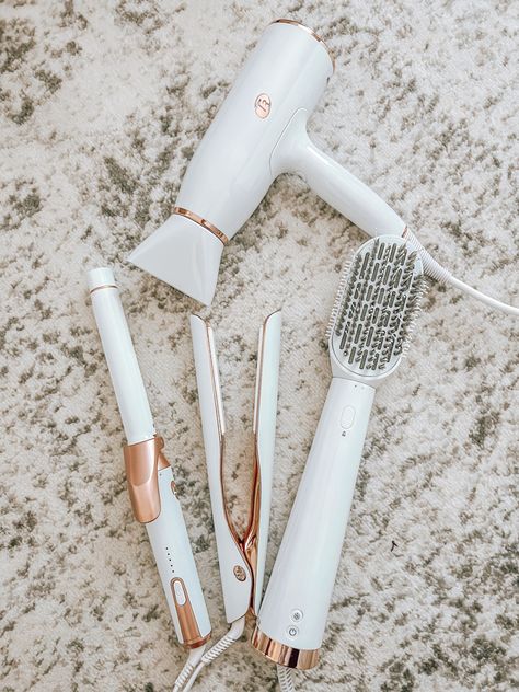 Hair Equipment Tools, Travel Hair Tools, Hair Supplies Aesthetic, Curly Hair Straightener, Hair Dryer Aesthetic, Hair Straightener Aesthetic, Hair Brush Dryer, Aesthetic Supplies, Brush Hair Dryer