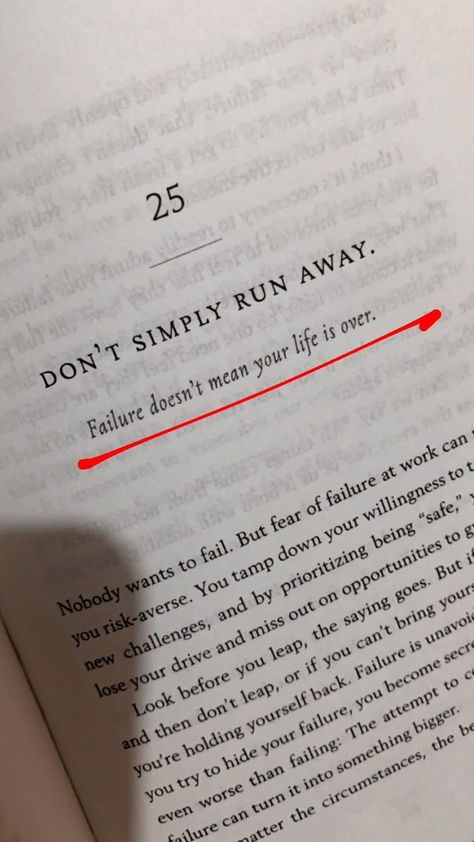 Think And Grow Rich Book, Grades Quotes, Mindset Books, Tenk Positivt, Rich Mindset, Making Books, Fear Quotes, Fear Of Failure, Look Up Quotes