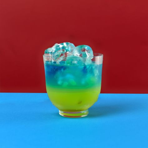 Ukraine themed Eurovision cocktail recipe. Layered drink half yellow half blue like the Ukraine flag. Eurovision Drinking Game, Eurovision Party, Layered Cocktails, Layered Drinks, Liquid Sugar, Liquorice Allsorts, Cocktails Recipes, Bar Spoon, Ukraine Flag