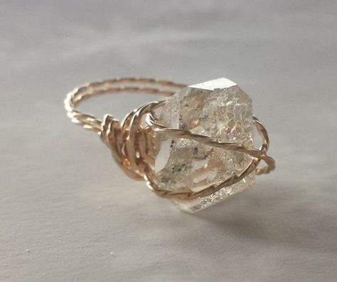 Raw Diamond Rings, Raw Diamond Engagement Rings, Antique Engagement Ring, Trending Engagement Rings, Ring Trends, Raw Diamond, Rose Gold Engagement Ring, Engagement Rings Sapphire, Ring Vintage