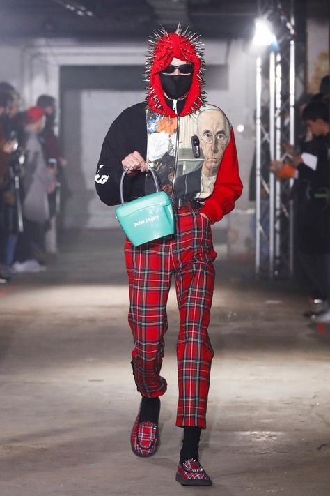 Palm Angels | Menswear - Autumn 2018 | Look 17 Modern Punk Fashion, Grunge Editorial, Milan Fashion Week Men, Punk Street Style, Mens Fashion 2018, Milan Men's Fashion Week, Modern Punk, Modern Mens Fashion, Arte Punk