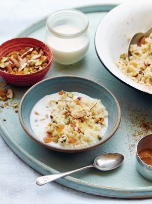 Get the perfect start to the day with this healthy, high protein breakfast of couscous, raisins, silvered almonds, pine nuts and pistachios in warm milk. Couscous Breakfast, Breakfast Couscous, Anna Jones Recipes, Couscous Healthy, Couscous Recipes, Jamie Oliver Recipes, Tasty Vegetarian Recipes, High Protein Breakfast, Protein Breakfast