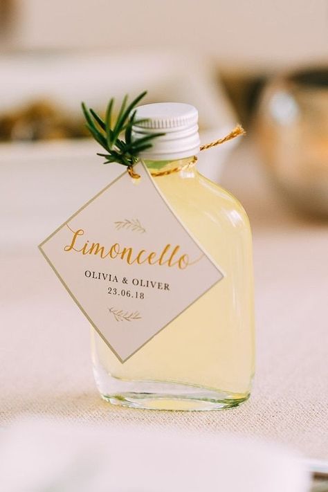 Italian Inspired Wedding Favors, Mini Limoncello Favors, Italian Wedding Bomboniere, Wedding Gift Idea For Guests, Simple Elegant Wedding Favors, Wedding Gifts For Guests Food, Italian Wedding Favours Ideas, Limoncello Wedding Favor Mini Bottles, Limoncello Bottles Wedding Favours