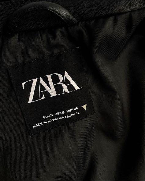 Zara Logo Aesthetic, Zara Logo, Zara Aesthetic, Store Aesthetic, Zara Store, Money Dress, Dark Photo, Engagement Photo Outfits Fall, Aesthetic Stores