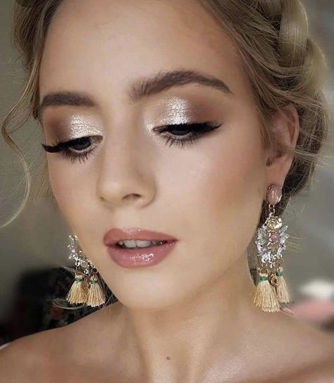 Makeup Bronze, Bronze Makeup, Smokey Eyeshadow, Braut Make-up, Wedding Forward, Bridesmaid Makeup, Long Lashes, Hairstyles Ideas, Wedding Night