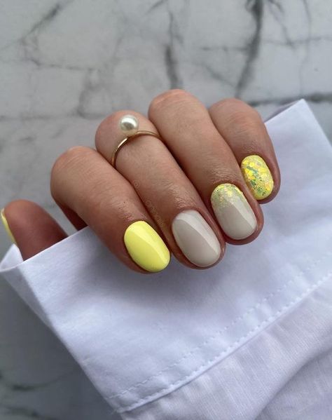 2024’s Top Summer Yellow Nail Designs: Bright & Cute Manicure Ideas Cute Manicure Ideas, Light Yellow Nails, Nail Designs Bright, Yellow Nail Designs, Cute Manicure, New Nail Colors, Colors Of Summer, Cute Pink Nails, Yellow Nails Design