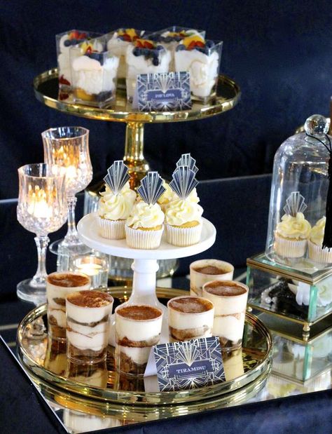 Glam desserts at a Great Gatsby 30th birthday party! See more party ideas at CatchMyParty.com! Gatsby Party Food Ideas, Gatsby Desserts, Gatsby Food, Gatsby Party Food, 1920s Party Food, Prom Food, 1920s Food, Gatsby Birthday, Gatsby Birthday Party