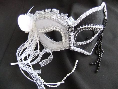 Black and White Black Mask Masquerade, White Masquerade Mask, Masquerade Mask Black, Future Costume, Beaded Mask, Venetian Masquerade Masks, Venice Mask, Ball Mask, Masked Ball