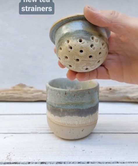 Tea Infuser Ceramic, Ceramic Gift Ideas, Pottery Patterns, Cerámica Ideas, Handmade Cups, Tea Maker, Pottery Crafts, Modeling Clay, Product Ideas