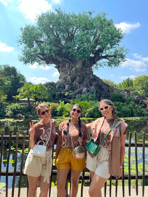 Zoo Park Outfit Ideas, Outfit For Zoo Trip, Disney Outfits Animal Kingdom, Disney Animal Kingdom Outfit, Zoo Outfit Summer, Animal Kingdom Outfit, Disney Outfit Ideas, Kingdom Aesthetic, Zoo Outfit