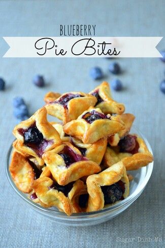 http://www.sugardishme.com/2014/06/04/blueberry-pie-bites/#more-19324 Fruity Recipes, Pie Bites, Blueberry Pie, Blueberry Recipes, Delicious Pies, Recipes To Make, Eat Dessert First, Pie Dessert, Eat Dessert