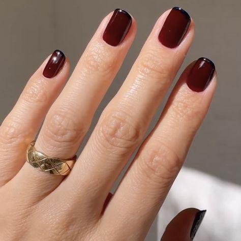 26 Short French Manicures That Will Convince You to Give Up Long Nails French Noir Aesthetic, French Manicure Ideas, Short French Nails, Gold French Tip, Dark Nail Designs, White French Nails, Short Nail Manicure, French Manicures, Short French